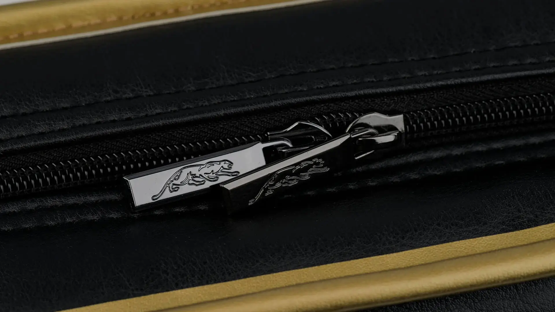 predator-roadline-30th-cue-case-4×8-zipper