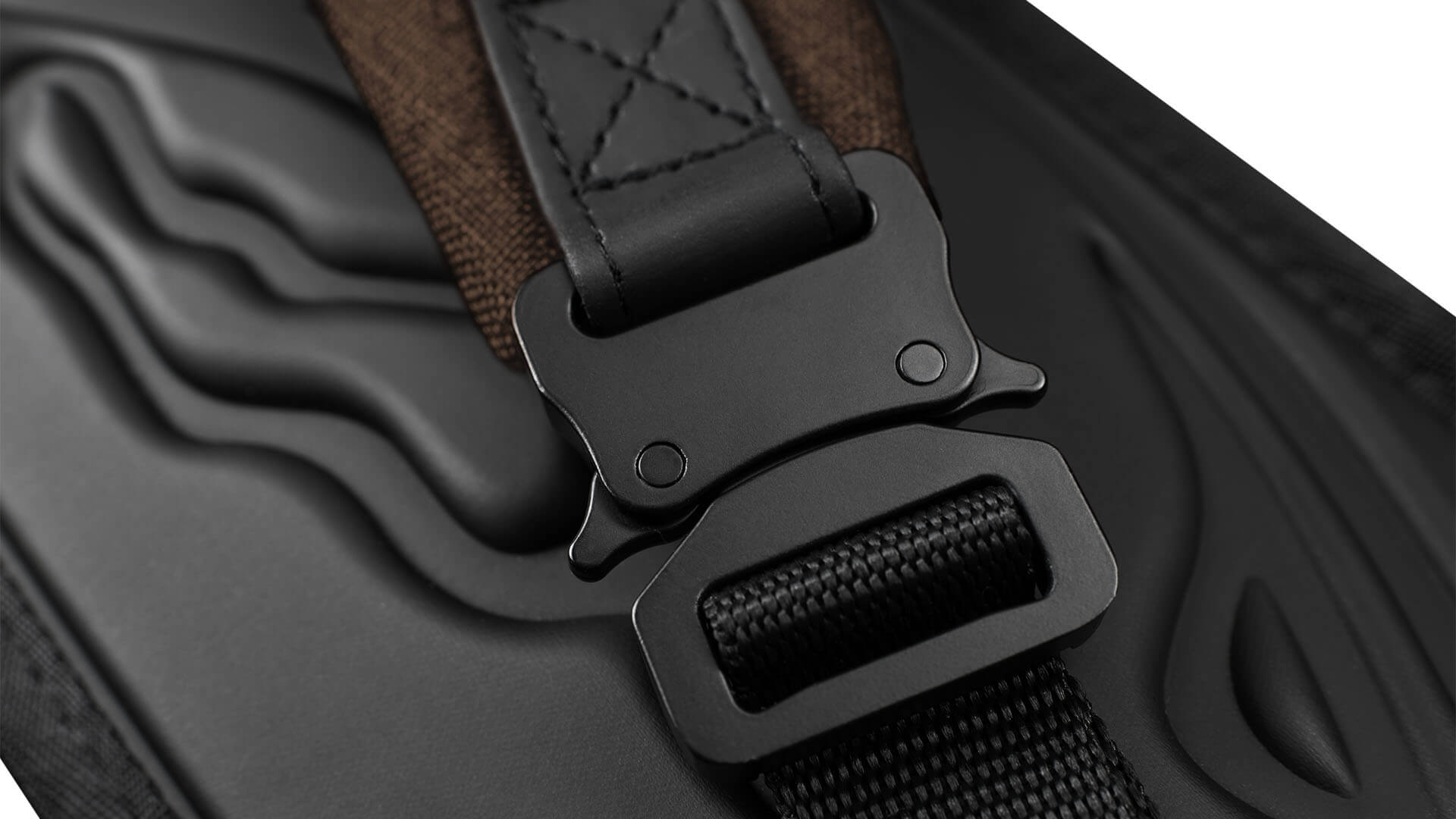3×5-Predator-Metro-Hard-Cue-Case-Brown-Strap-Detail 3x5-Predator-Metro-Hard-Cue-Case-Brown-Strap-Detail