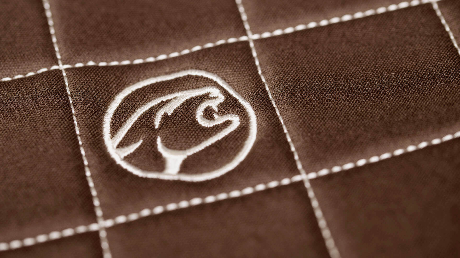 predator-limited-edition-legacy-3×5-dark-brown-logo