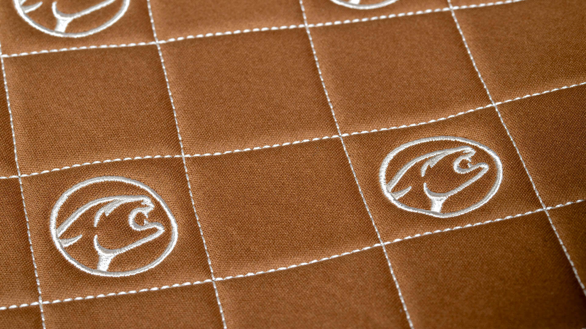 predator-limited-edition-legacy-3×5-light-brown-logo