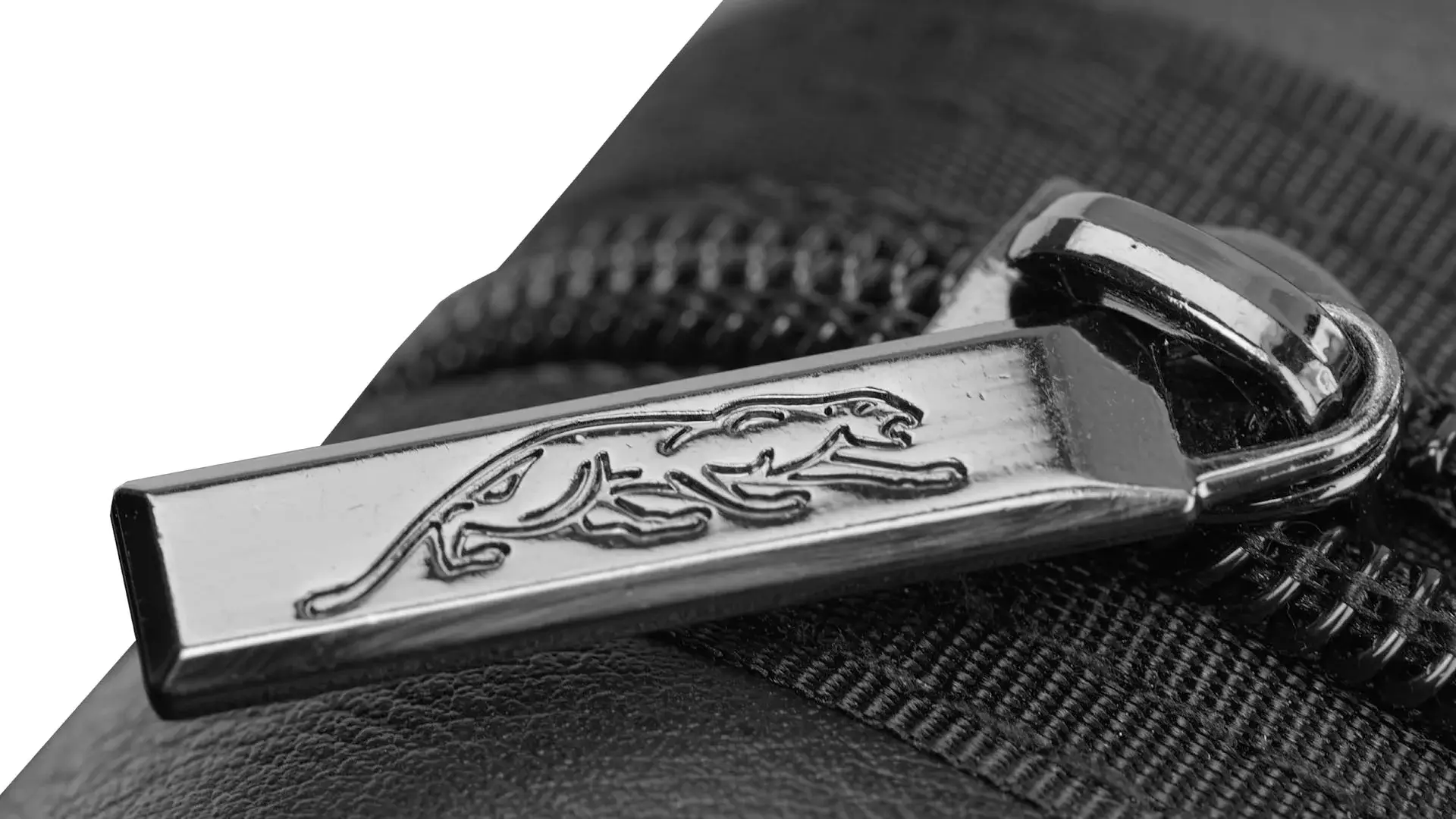 predator-roadline-30th-cue-case-2×4-keychain